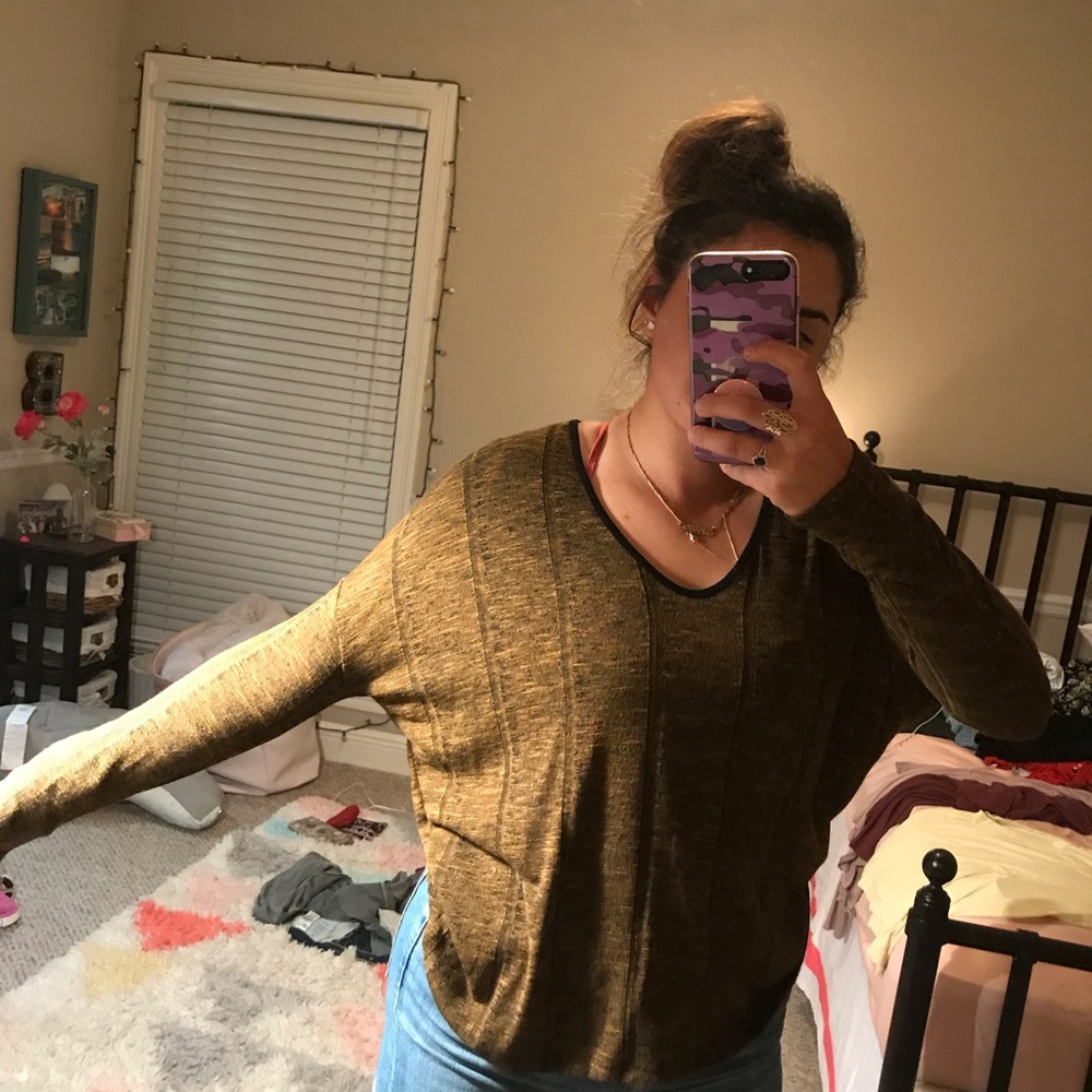 4 tops!!! all bought for over 25$